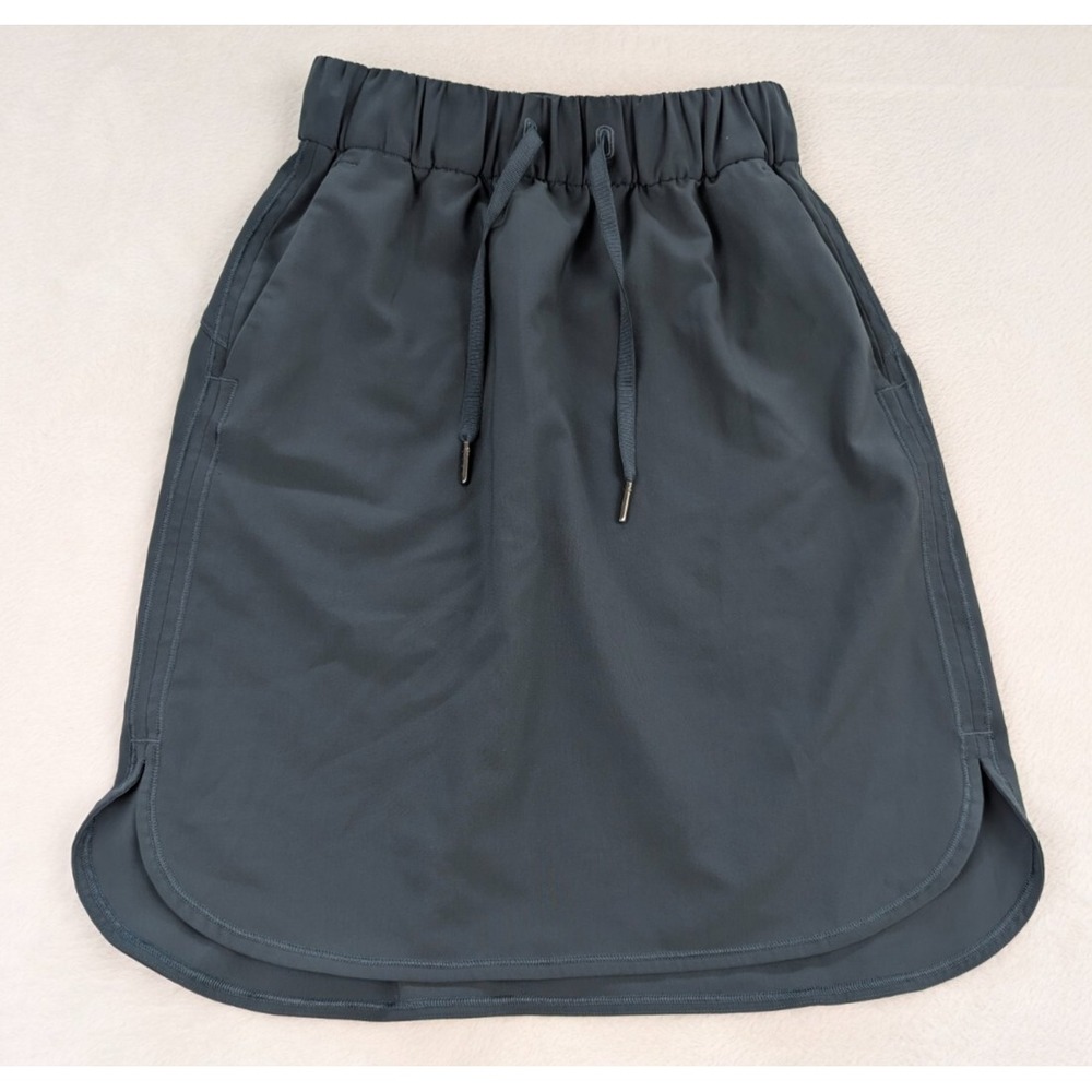 Lululemon On the Fly Skirt Womens sz 2 Dark Teal Unlined Pull‎ On